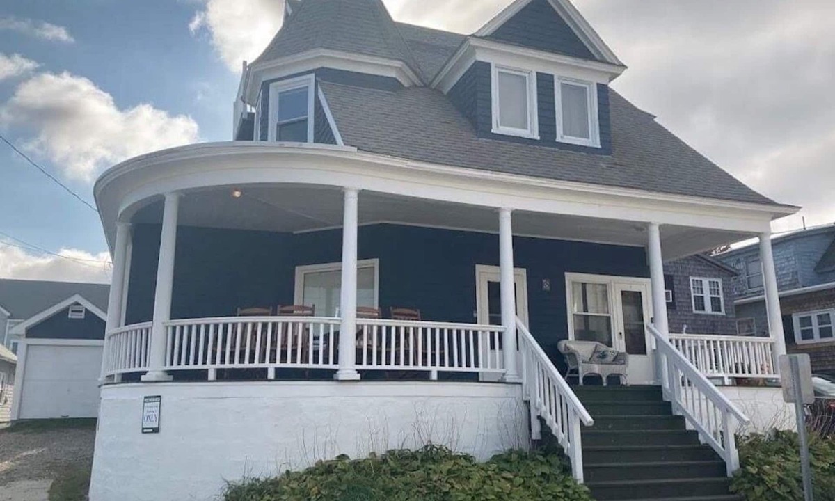 Ocean Park Apartment | Oceanside cottage home with stunning ocean views