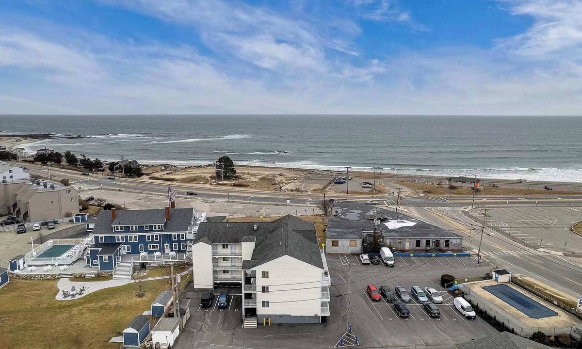 Hampton Apartment | Oceanview Retreat Sum