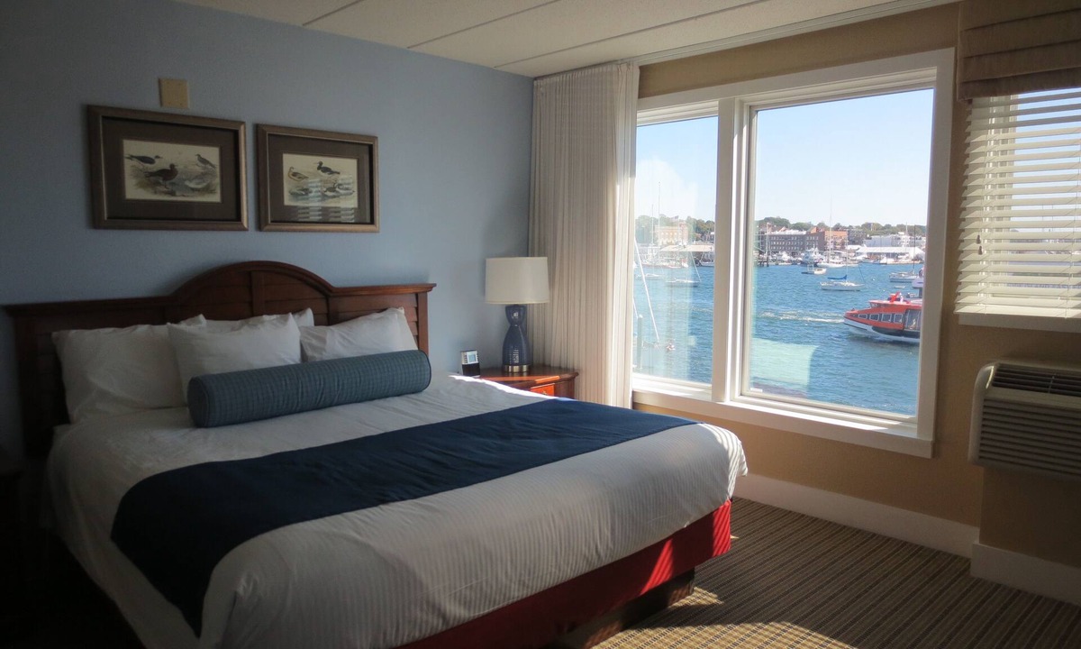 The Point Resort | October Newport Inn on Long Wharf, Waterfront Unit