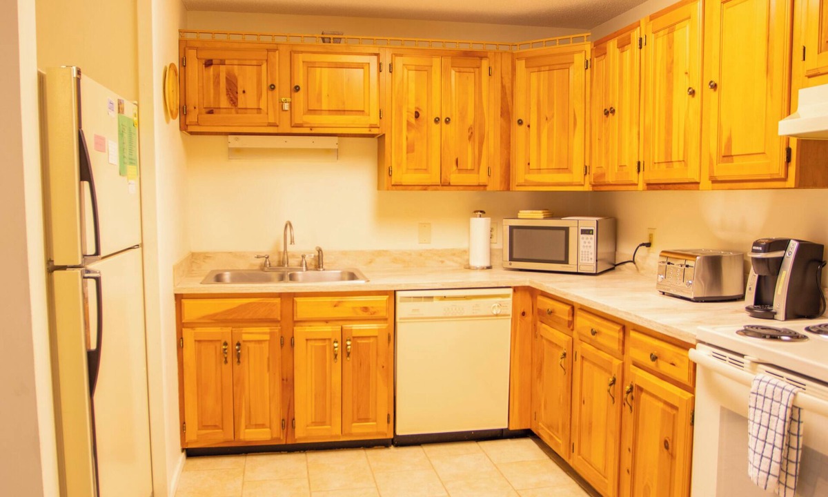 Bartlett Condo | Official Seasons RMC Condo 19H - 2 bedrooms + loft - sleeps 8 - No Fees