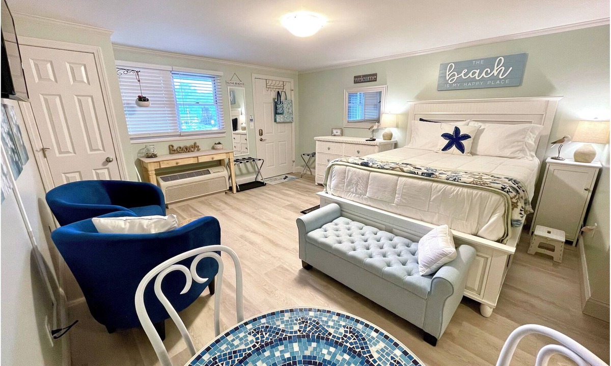 Ogunquit Condo | Ogunquit! Lovely Boutique Studio, walkable to everything, in/outdoor Pools!