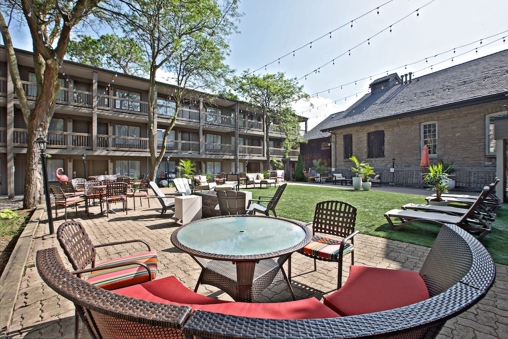Fallsview Hotel | Old Stone Inn Boutique Hotel