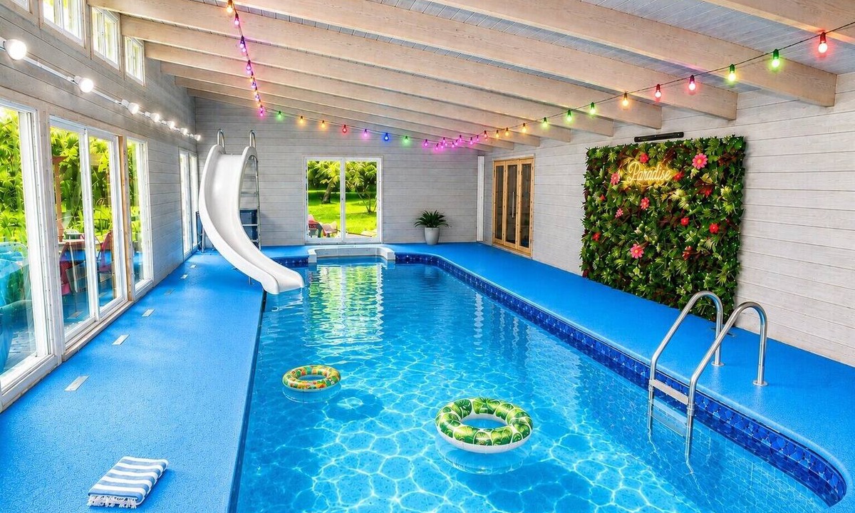 Hudson House | OMG! Indoor Heated Pool, 2 Pickleballs, 2 Game Room, Pond, 8 Bdrms, 7.5 Baths!