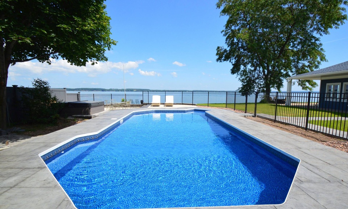 Geneva Bed & Breakfast | One Bedroom Lakefront Suite at our Lakefront Paradise. Pool, Hot Tub, Kayaks and more. Sleeps 2 Adults