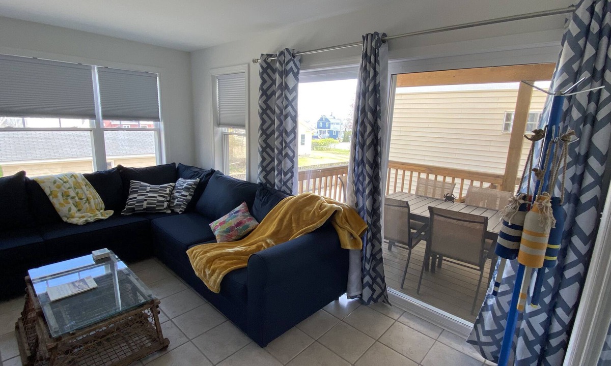 Wells Cottage | One mile to the beach! 2 br condo with deck, A/C, full kitchen, washer, dryer