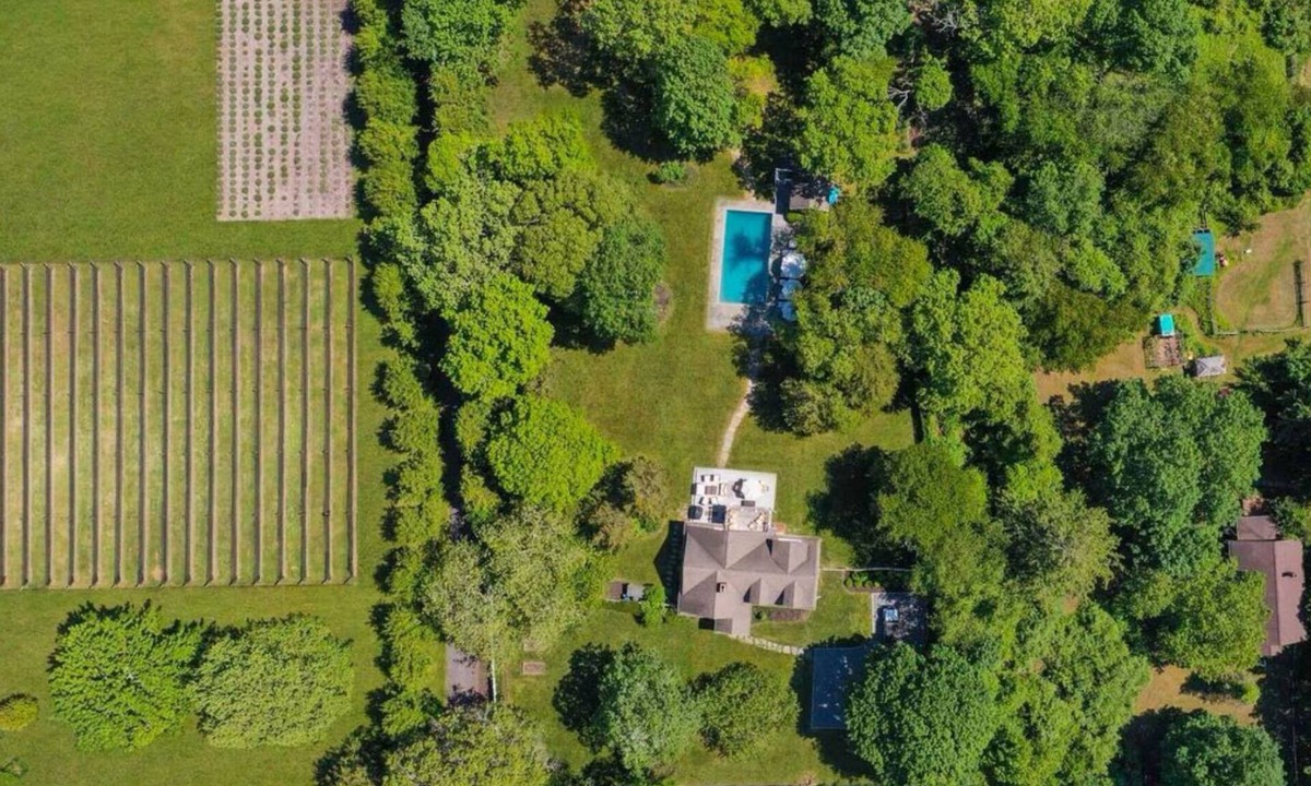Northwest Harbor House | One Minute to Main St. East Hampton/Private Backyard Oasis
