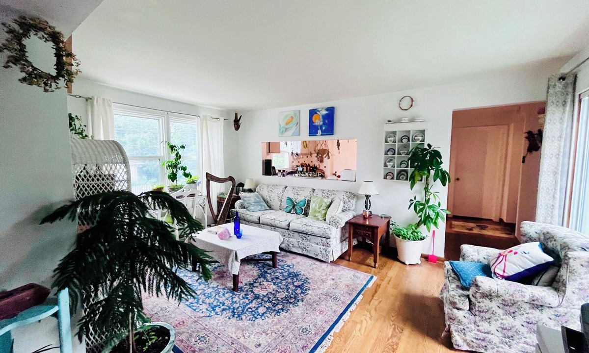 Peterborough Apartment | Open Concept meets Cottage~core in this charming home above a corner store