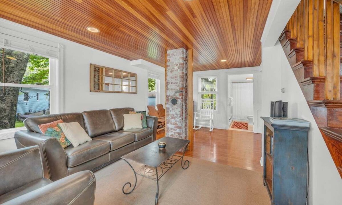 Otter Creek House | Otter Creek Cottage,