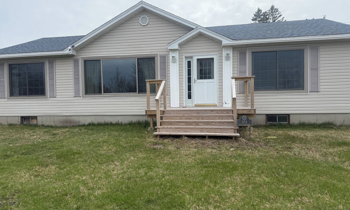 Lubec House | Our Place is a serene 3-bedroom house in Lubec perfect for relaxing getaways