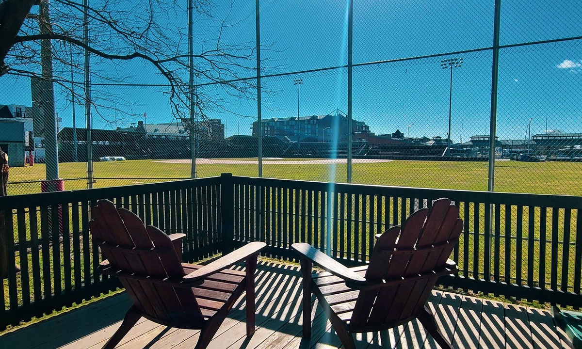 Off Broadway House | Outfield Retreat