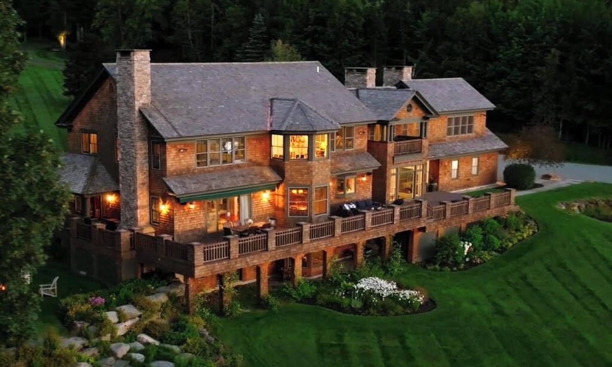 Stowe Hollow House | Panorama: 5 br, fireplaces, game room, huge deck with mountain views!