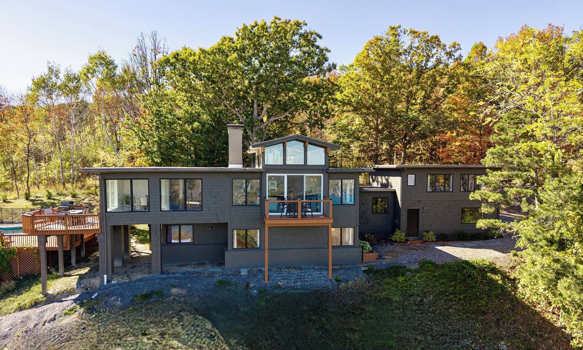 Naples House | Panorama Lakeview Place: A Retreat for Every Season-Near Bristol Mountain & Lake