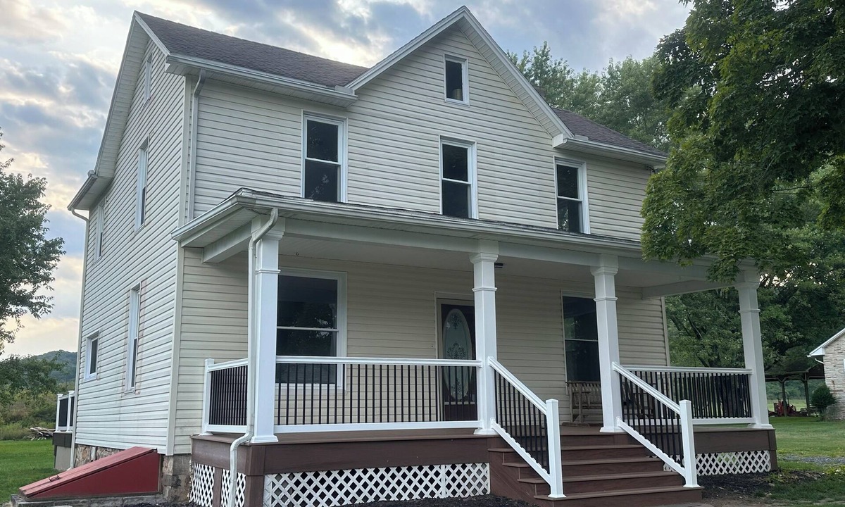 Alum Bank House | Pauls Place 4-Bedroom house with AC in charming Pleasantville