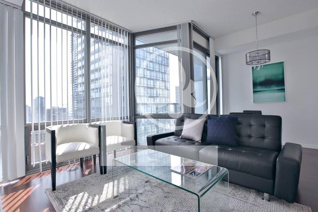 Bay Cloverhill Apartment | Peace - Luxury Executive Condo Bay & College