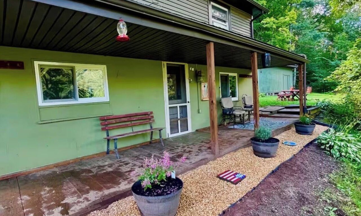 Hillsgrove Cabin | Peaceful 3-bedroom cabin in quaint Hillsgrove perfect for relaxing getaway