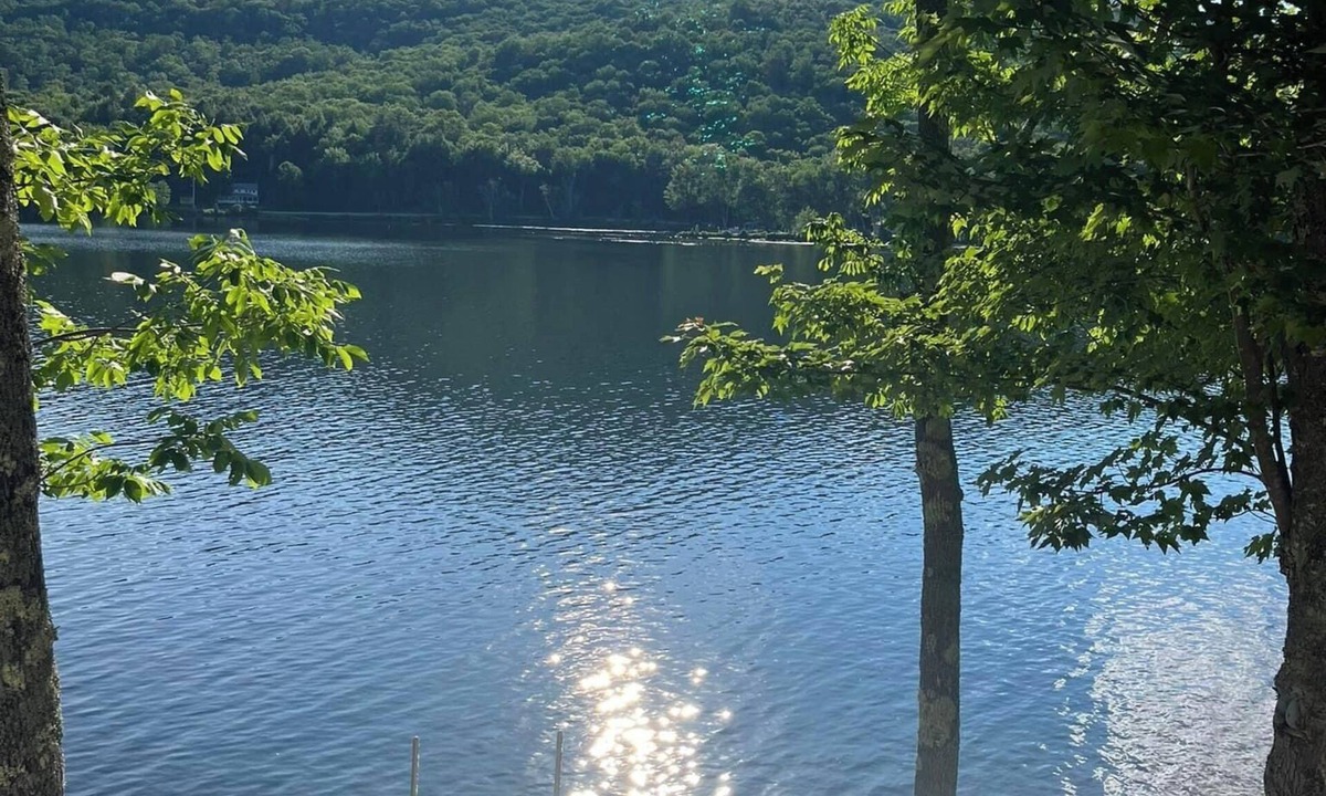 Rumney House | Peaceful 4-bedroom on Stinson Lake