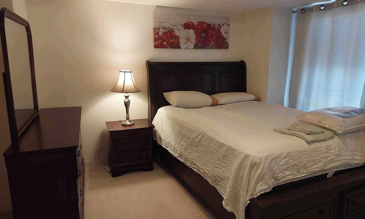 Durham Region House | Peaceful 4-bedroom townhome with AC in charming Oshawa