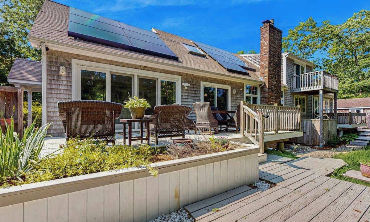 East Falmouth House | Peaceful home convenient to bike path, beaches, shopping, dining & entertainment