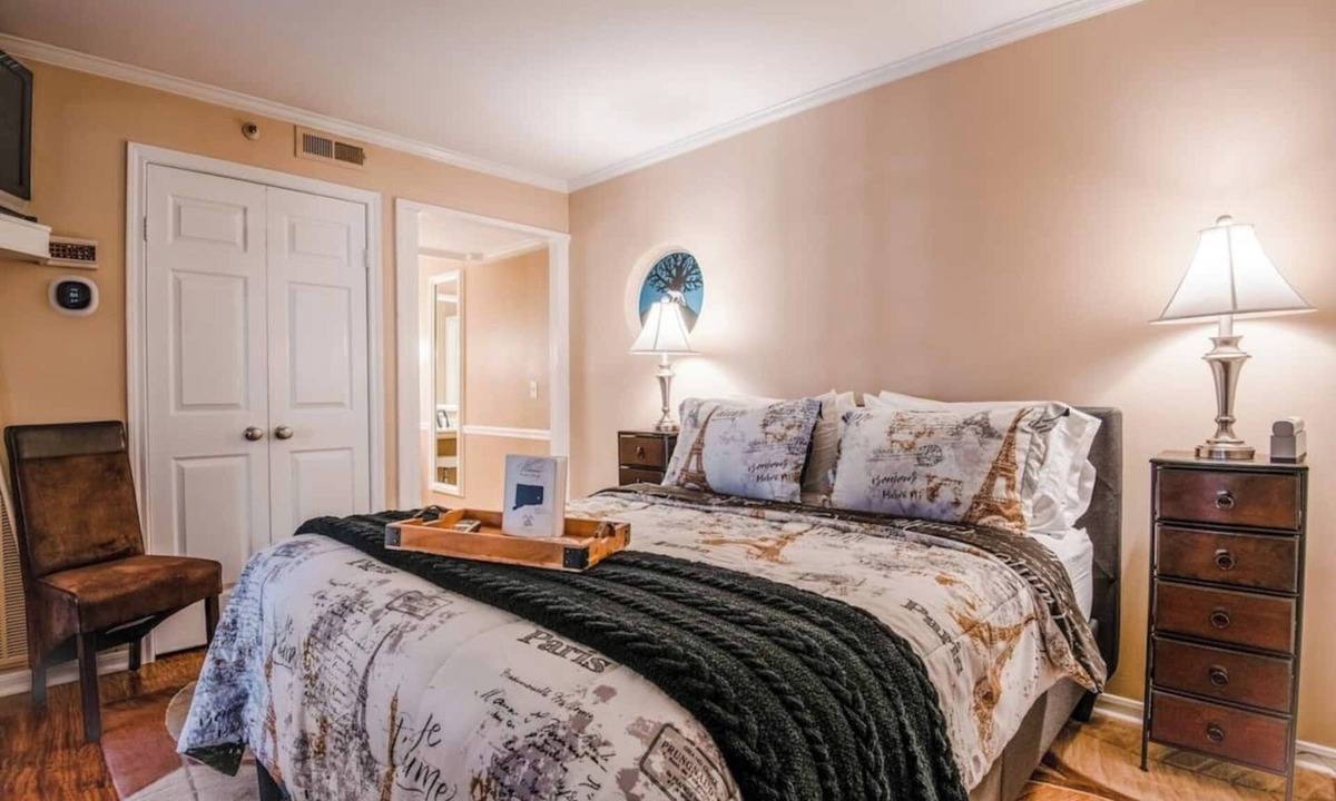 Norwich Villa | PEACEFUL SPA ESCAPE MINUTES TO MOHEGAN SUN CASINO