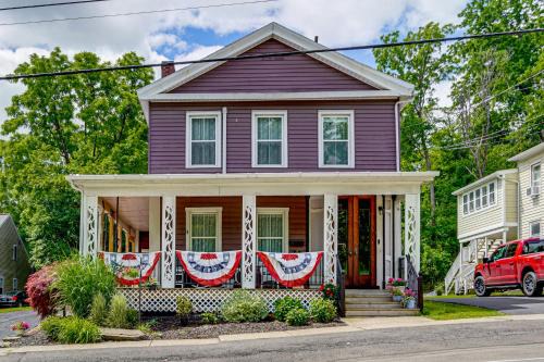 Coxsackie Apartment | Peaceful Upstate Retreat! Walk to Hudson River