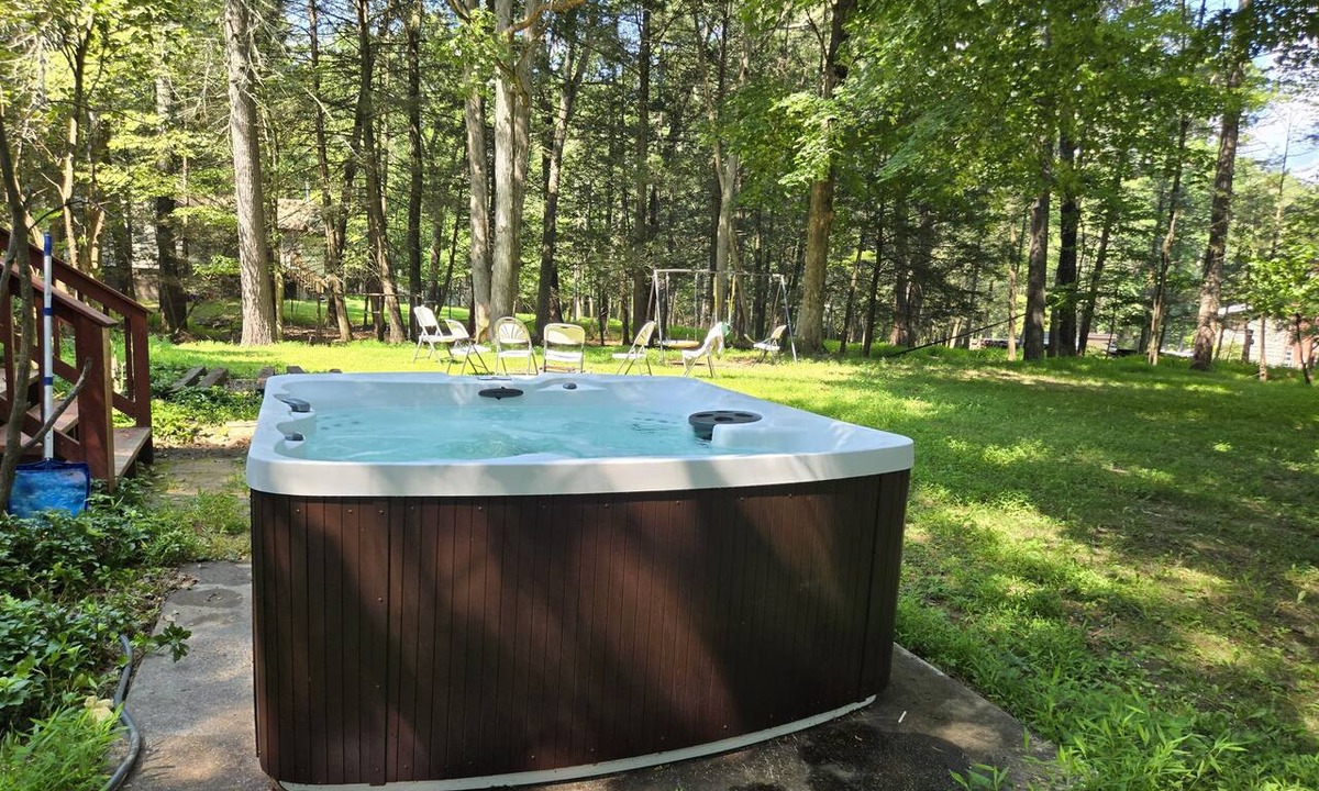Zena House | Peaceful Woodstock Retreat in the Catskills family friendly, spacious 6 bedroom