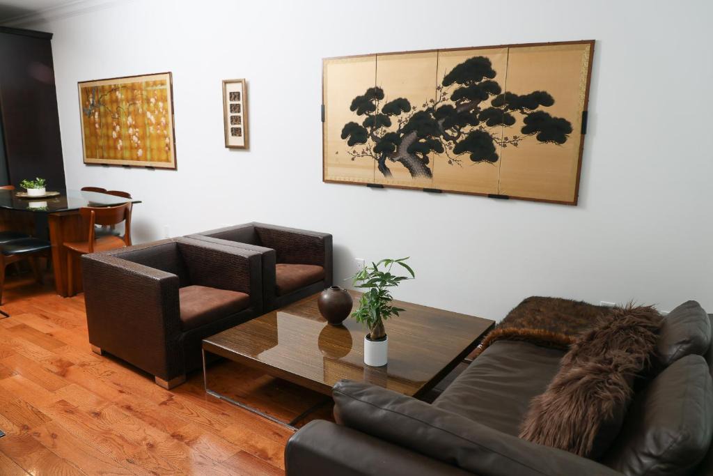 Point Breeze House | Peaceful Zen Getaway in the City
