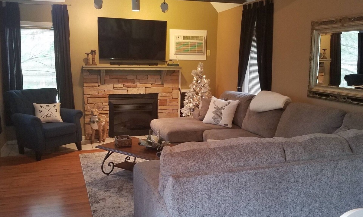 Clymer Condo | Peek 'N Peak Ski & Golf Condo, next to Ski Lift 8