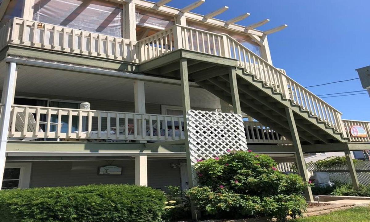 Wells Beach Condo | Penthouse condo just steps away from Wells Beach