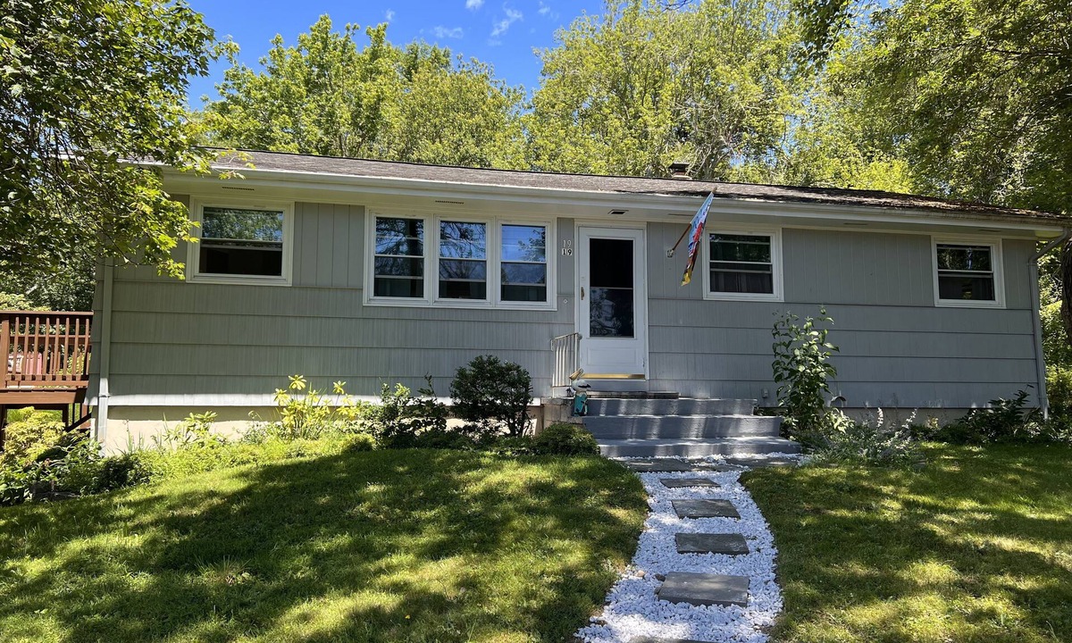 Waterford House | Perfect beach house getaway within walking distance to the beach