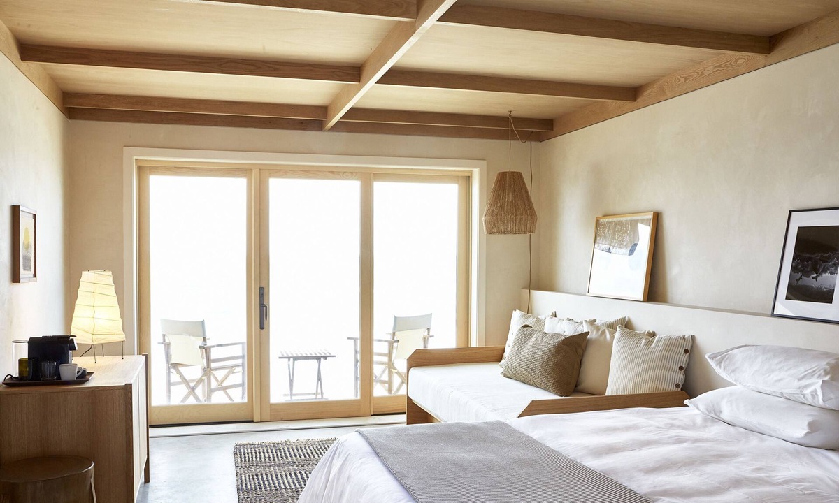 Montauk Hotel | Perfect For A Weekend Getaway! Free Breakfast, Outdoor Pool, Beachfront!