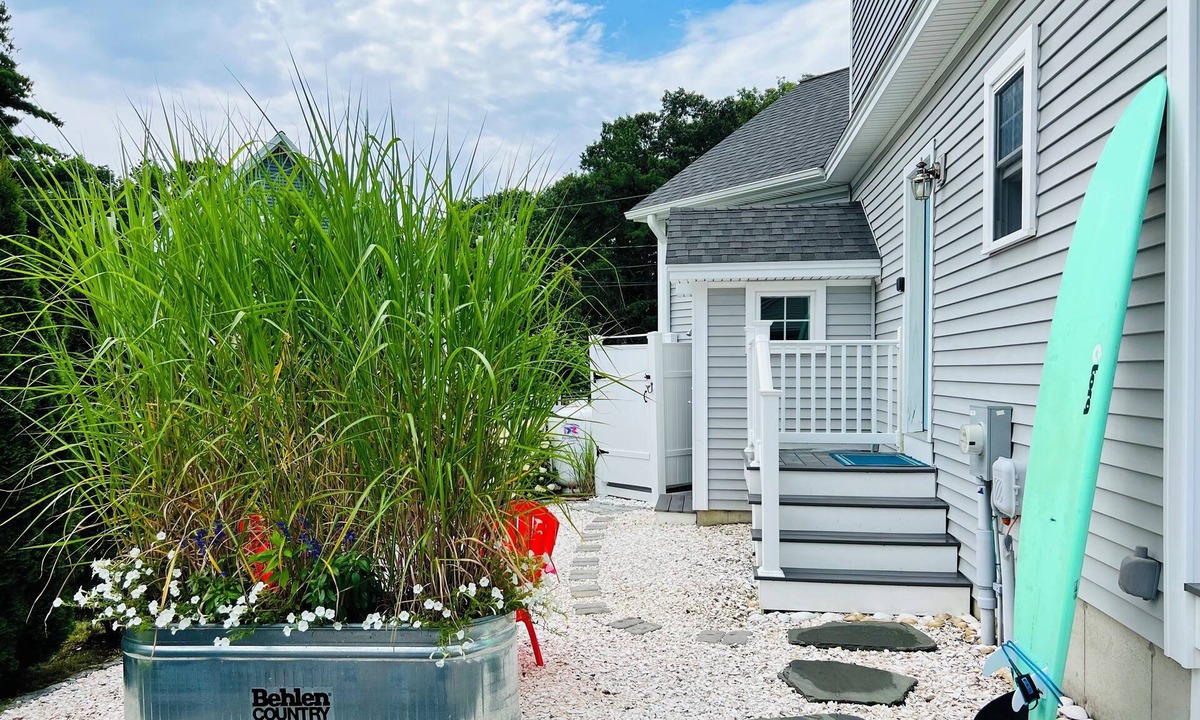 Wells House | Perfect Getaway! Wells/OGT line, walk to Moody & North Beach