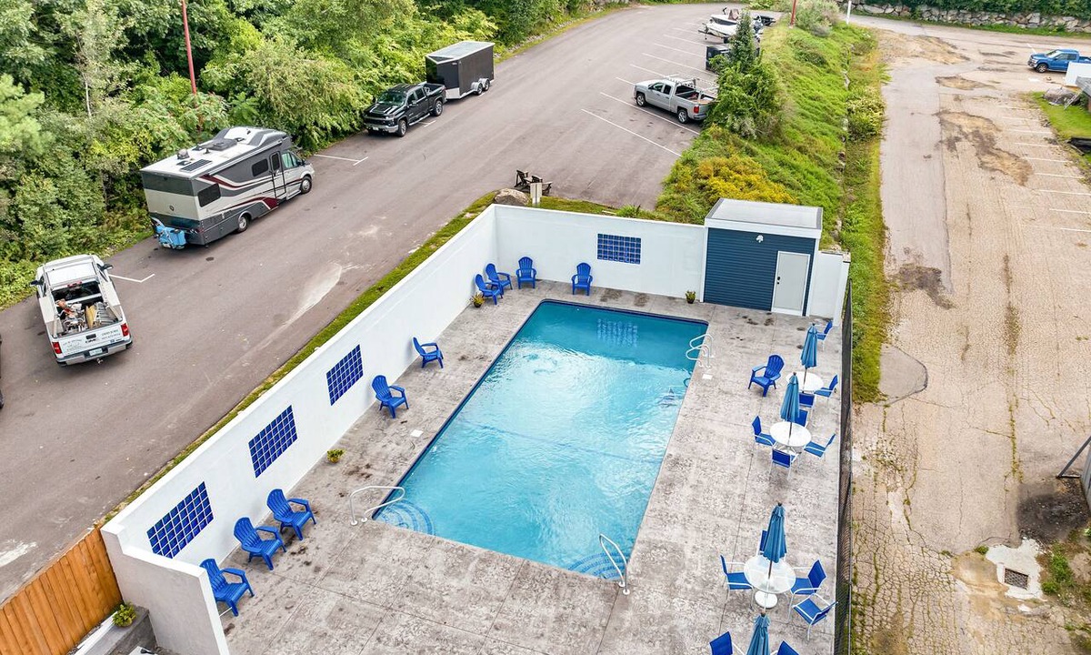 Gilford House | Perfect Gilford Stay Parking, Pool, WiFi & BBQ Incl