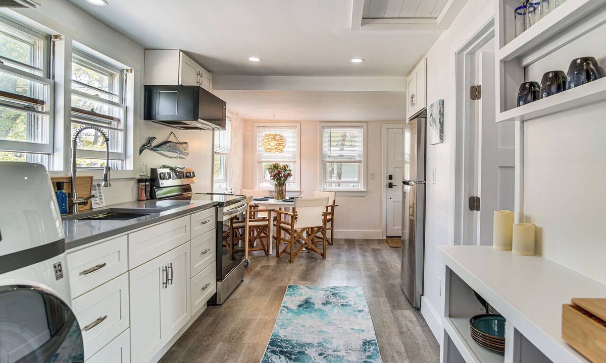 Wareham House | Periwinkle: Gateway to Cape Cod Coastal Cottage