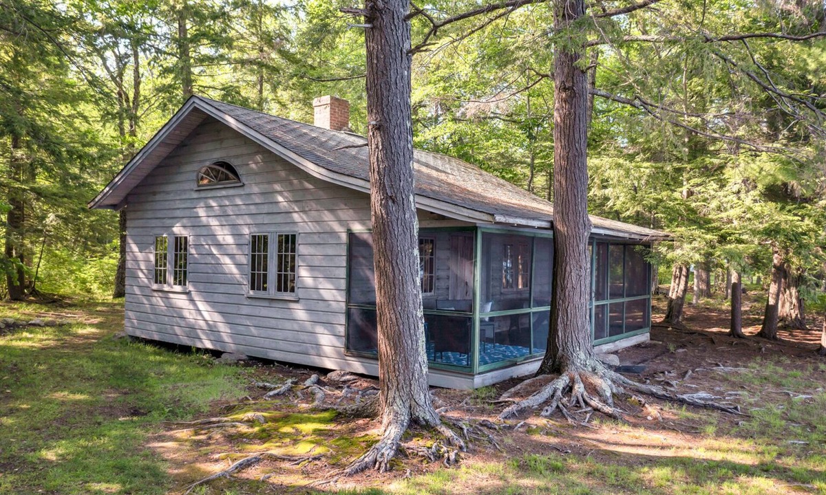 Moultonborough House | Pet Friendly Cabin on Lake Winnipesaukee with Dock Sleeps 4