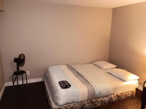 Rosemount House | Pet Friendly Cheap Kitchener-WLU Airport Stay Best Location