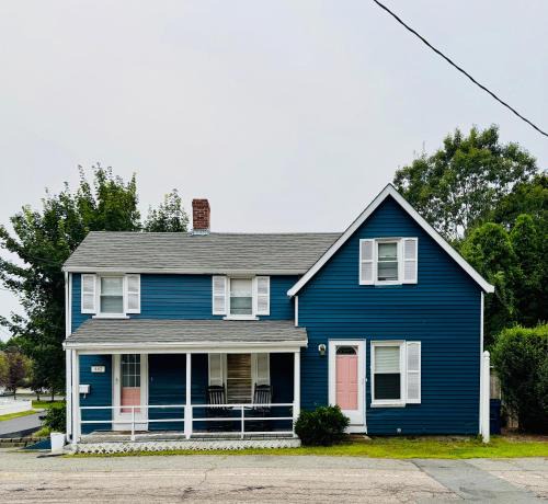 Canton House | Pet friendly cottage near Boston
