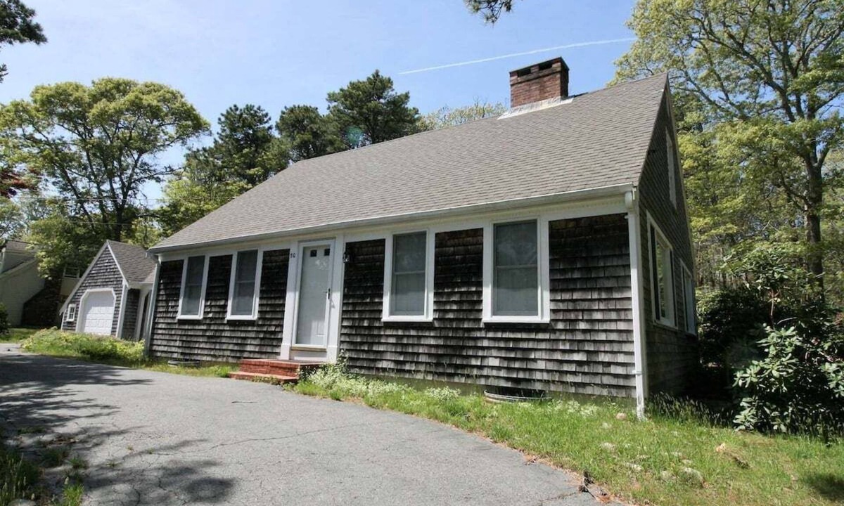 Eastham House | Pet Friendly Eastham Beach Haven - Spacious 3-Bedroom Retreat in the Heart of Eastham, MA