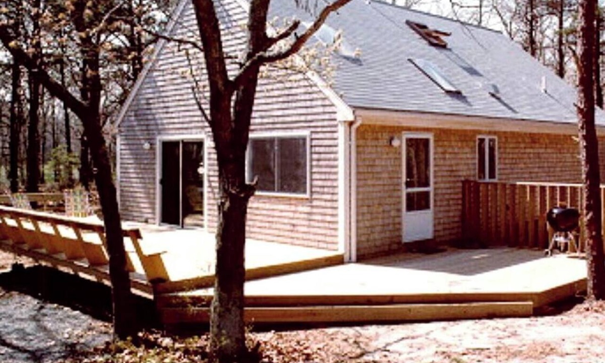 Edgartown Cottage | Pet-Friendly Serene Martha’s Vineyard Cottage with Skylights in Edgartown, Massachusetts