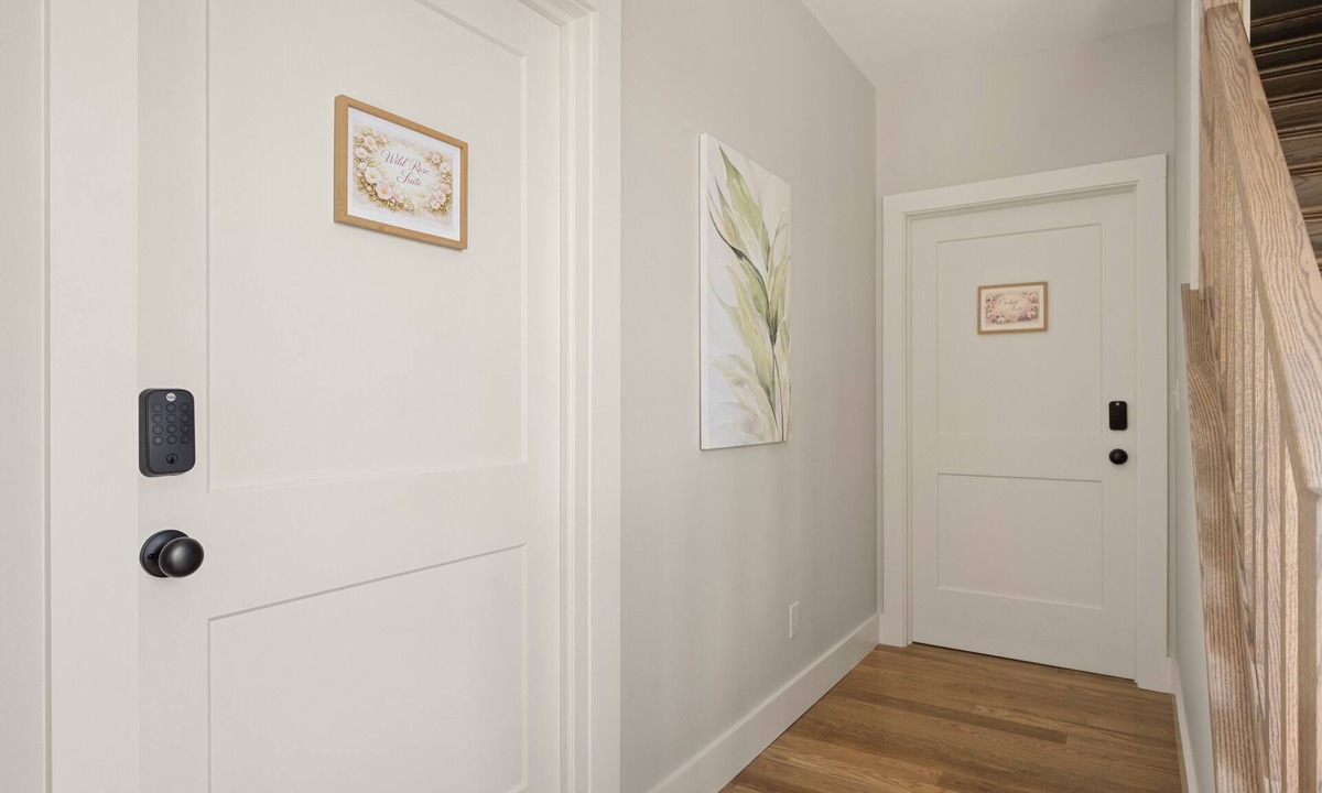 Rome Bed & Breakfast | Petal & Bloom Farmhouse w/Speakeasy Lounge!