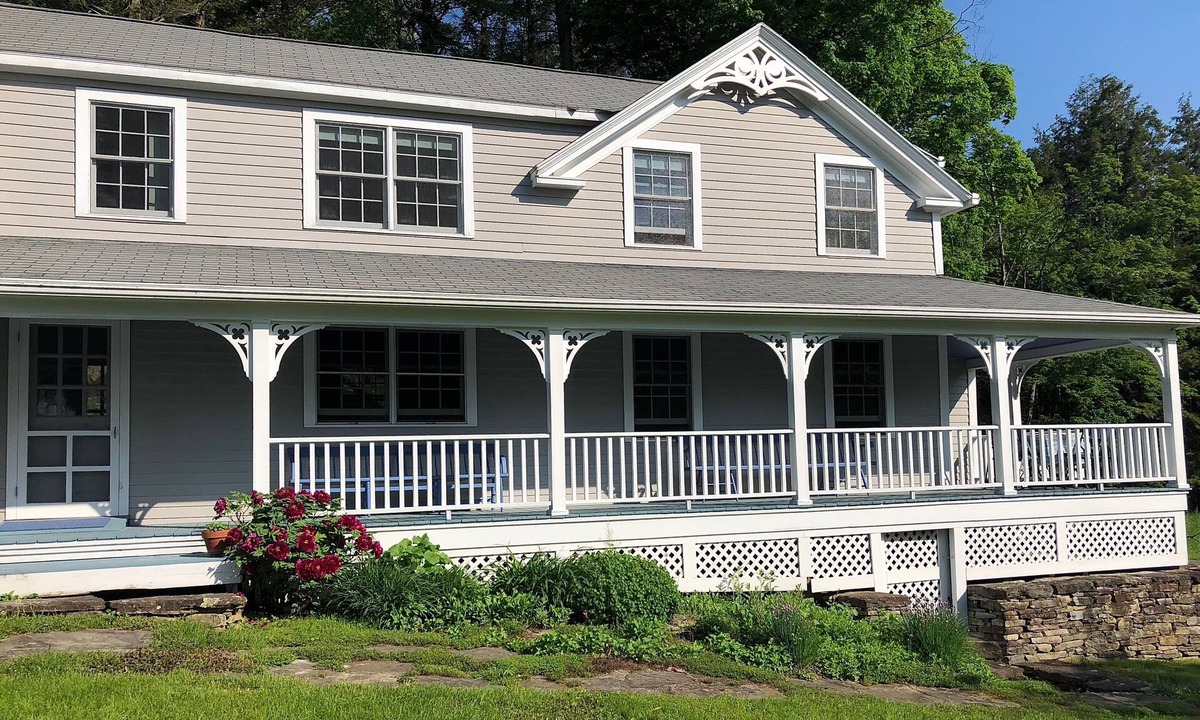 Tyringham House | Picture-perfect farmhouse nestled in Berkshire County, MA near Tanglewood