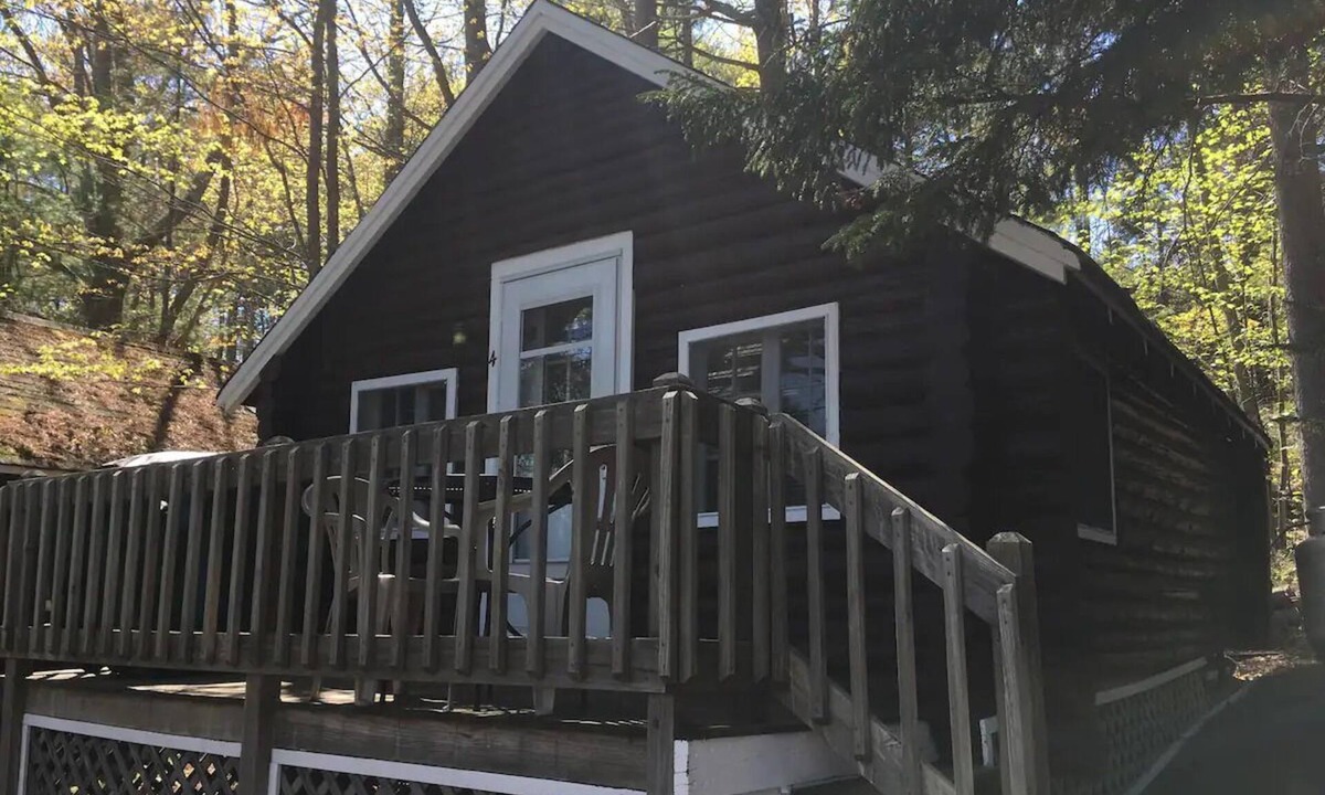 Lincolnville Cottage | Pine Grove Cottages: Cottage 4: Studio Cottage - Pet Friendly