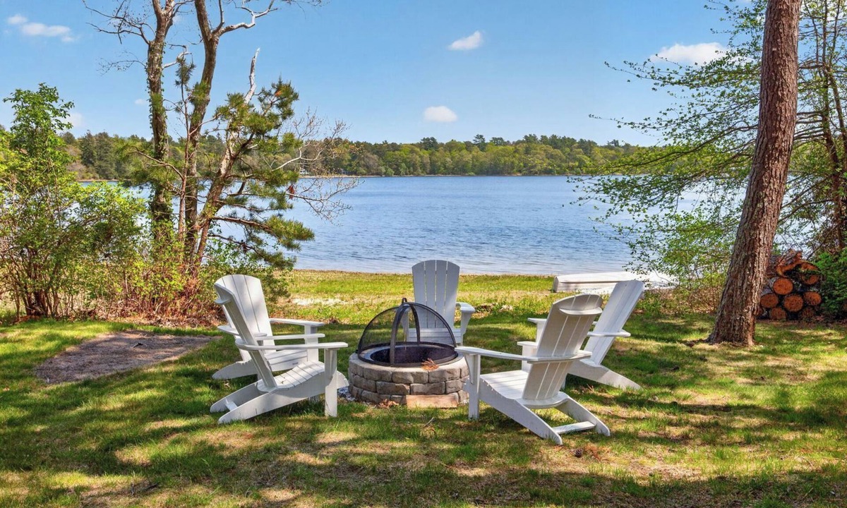 Marstons Mills House | Pinewater Grand Lodge Waterfront Private beach Kayaks