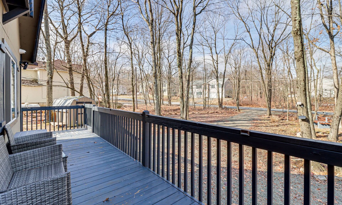 Long Pond Cabin | Poconos Cabin w/Community Pool & Lake Access