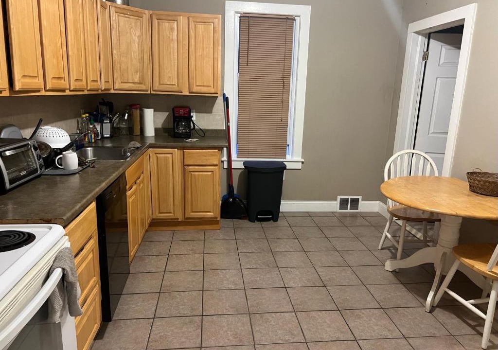 East Stroudsburg House | Poconos room for rent in east Stroudsburg pa