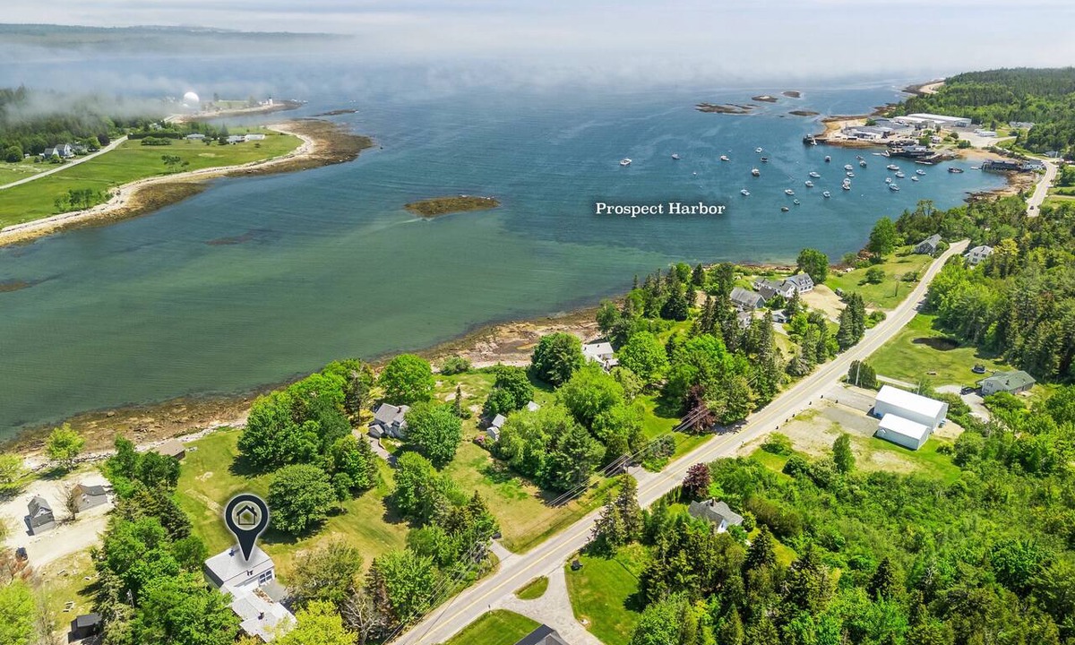 Prospect Harbor House | Pom Cottage - 3BR waterfront cottage near Acadia