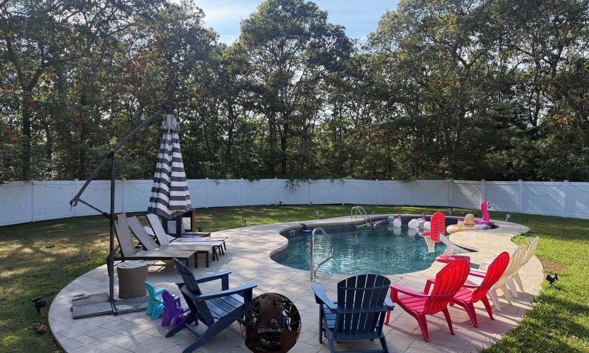 East Falmouth House | Pool Escape in East Falmouth
