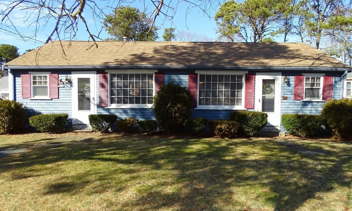 Bass River House | Popular South Yarmouth Duplex