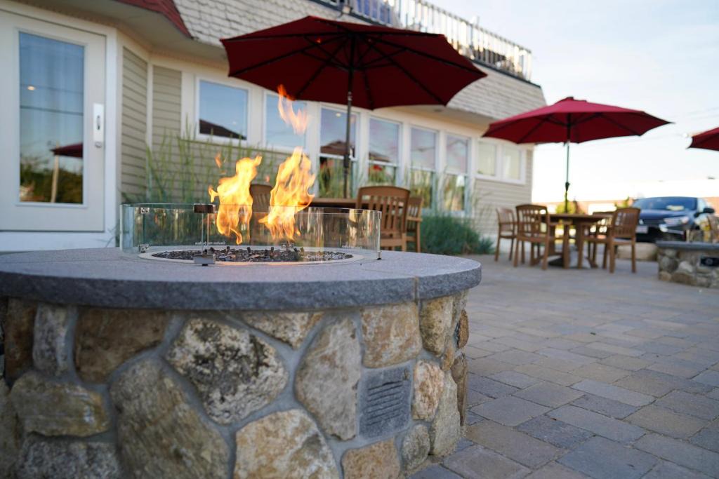 Hyannis Apartment | Portside Tavern