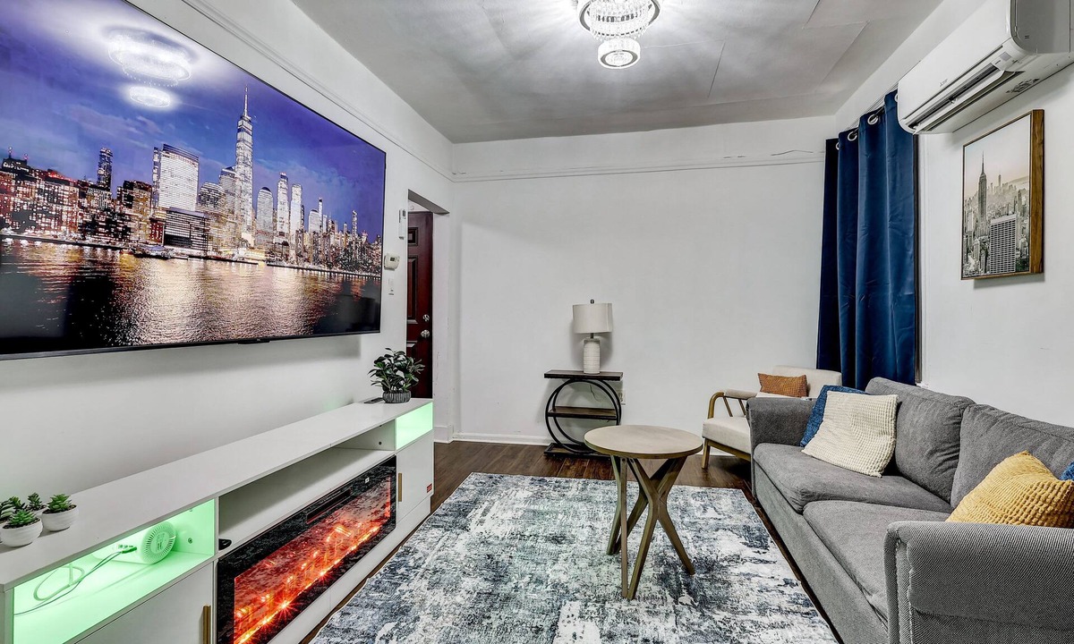 Lodi Apartment | Premier Lodi 3BR 1st Floor Near NYC, MetLife & American Dream