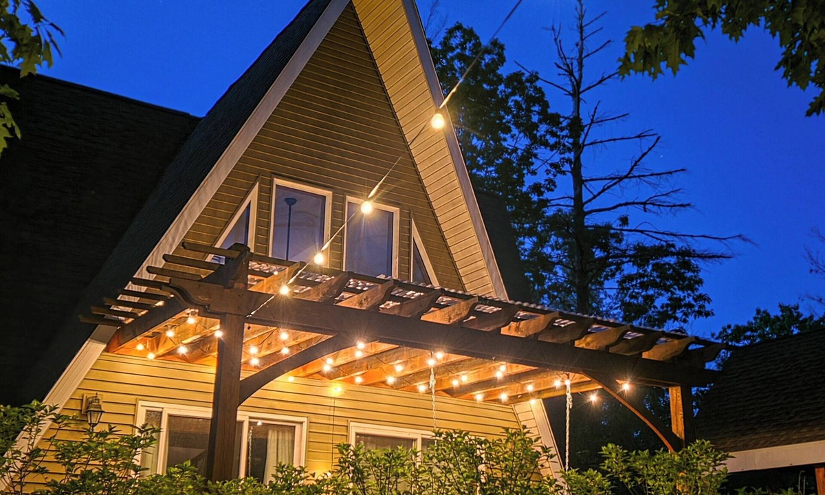 Wellesley Island Cabin | Private 4-Acre Retreat Sleeps 13 Fire Pit Playground, 5 min to State Park